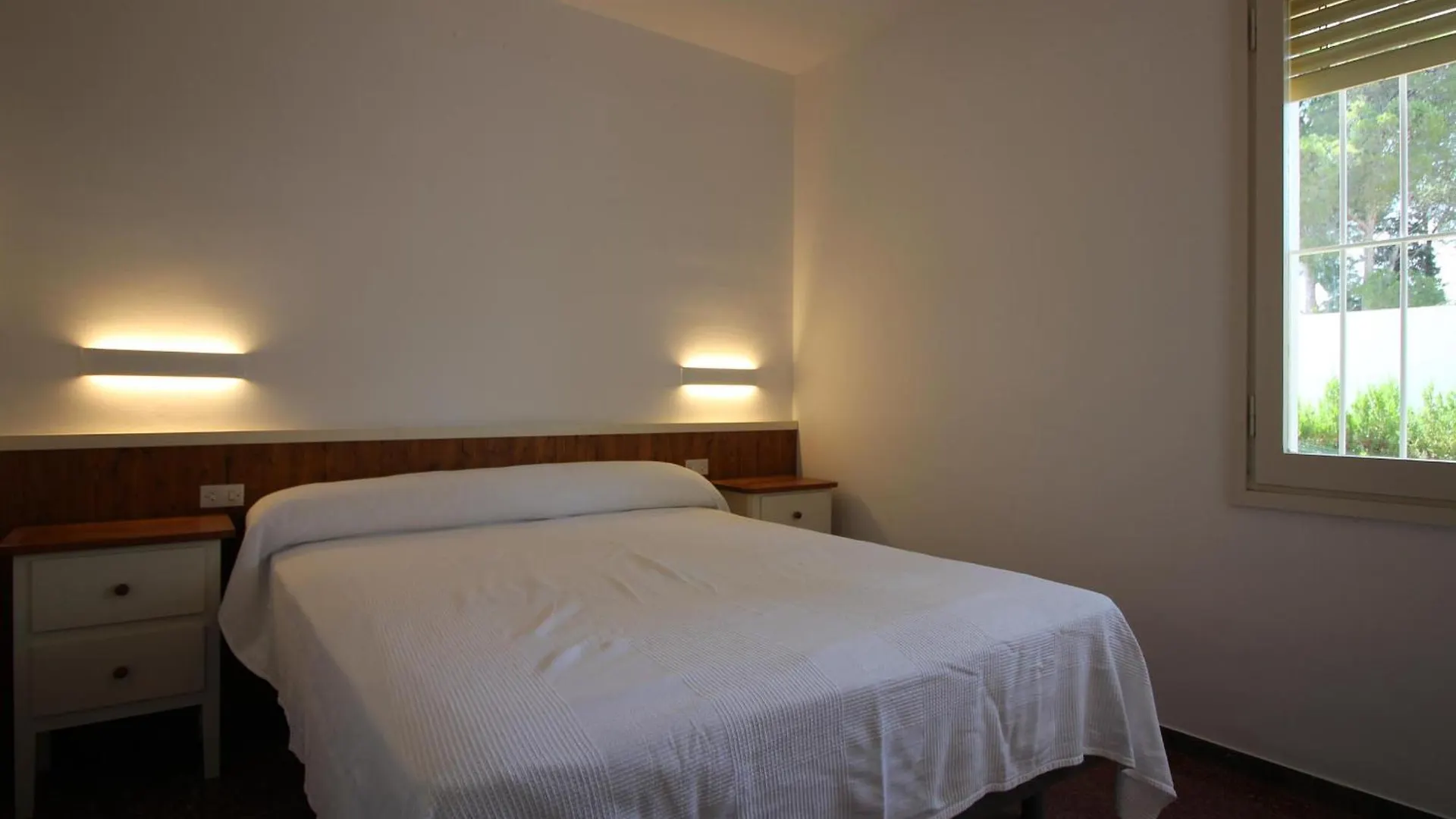 Casa Con Jardin A 100M De La Playa En Llanca, Cerca Del Puerto Y Comercios - Es-228-12 Spanyolország