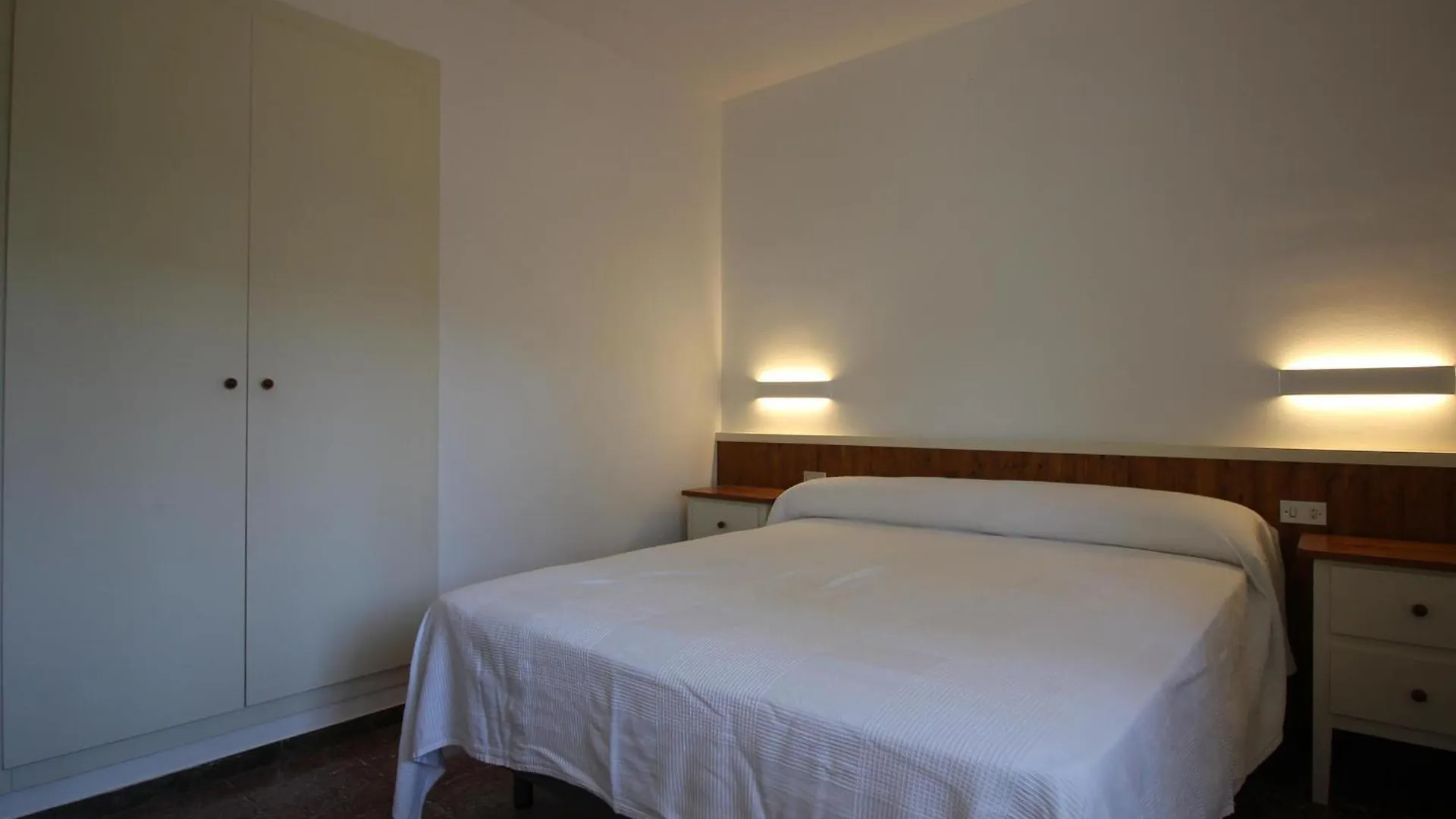Casa Con Jardin A 100M De La Playa En Llanca, Cerca Del Puerto Y Comercios - Es-228-12 Holiday home